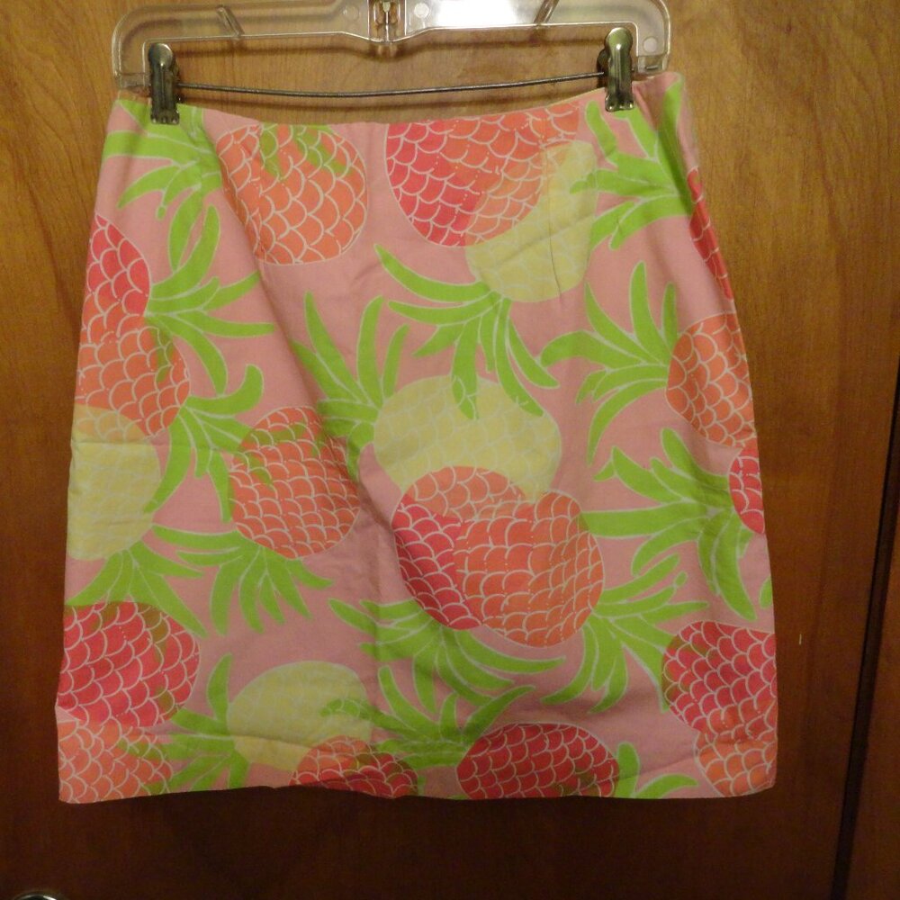 Lilly Pulitzer pineapple print size 12 100% cotton skirt 18 1/2" long 32" waist